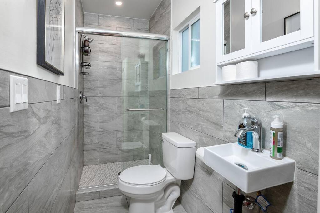 Luxury Living: Spacious 3br Los Angeles